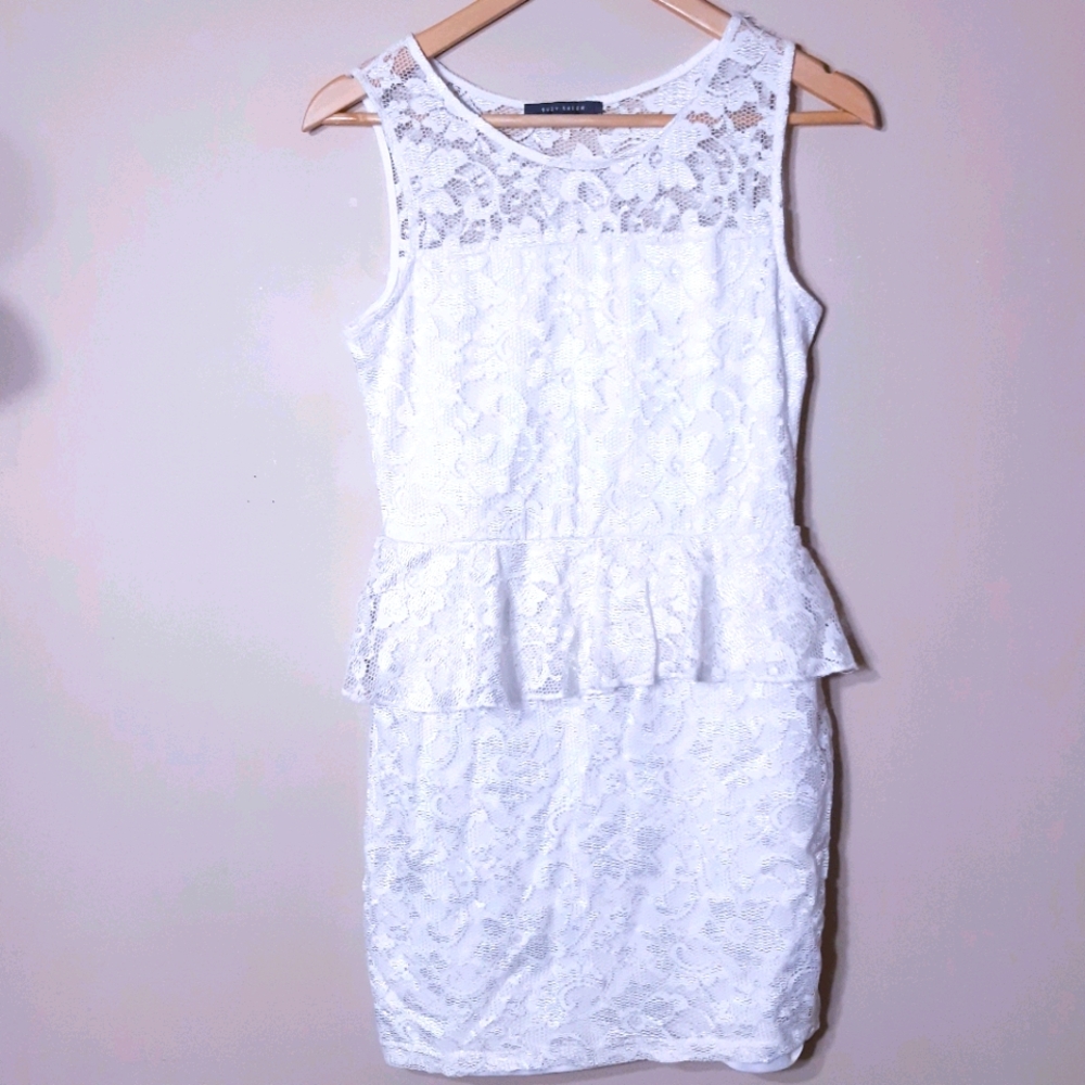 Suzy Shier | sleeveless lace body con peplum dress - Picture 7 of 7